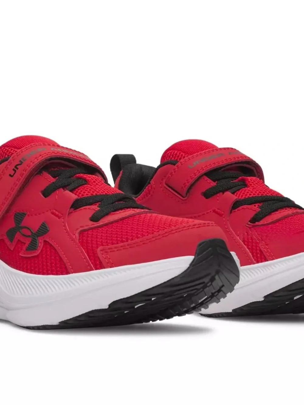 Under Armour Sneakers